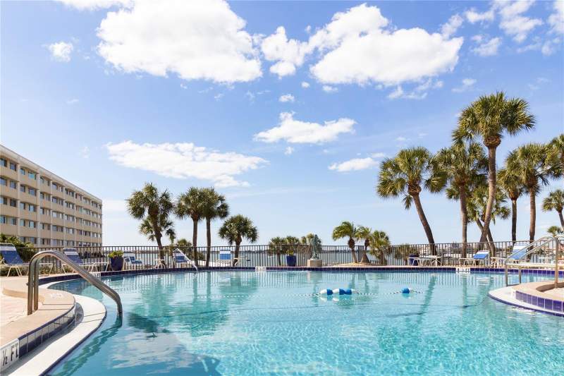 Harbour Club Condo