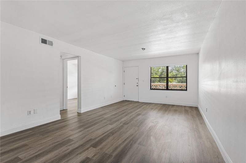 2 bedroom Condominium at 5080 Locust Street #322, Winston Park Northeast, St Petersburg — photo 5
