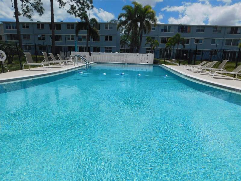 2 bedroom Condominium at 4715 Bay Street #119, Winston Park Northeast, St Petersburg — photo 2