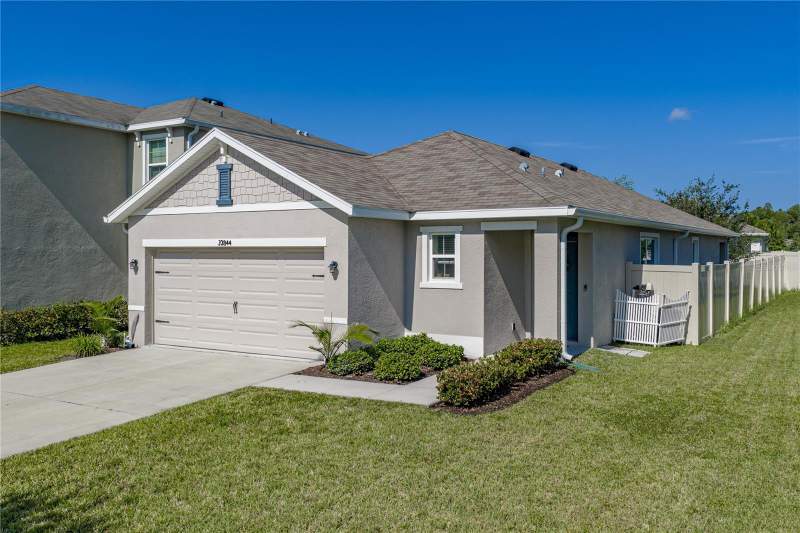 3 bedroom Single Family Residence at 32844 Brooks Hawk Lane, Union Park Ph 8D, Wesley Chapel — photo 3