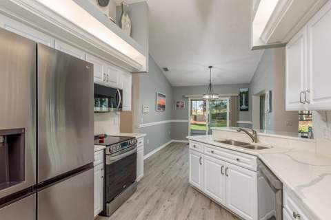 9742 Oakwood Hills Court, New Port Richey FL - photo 14 of 62