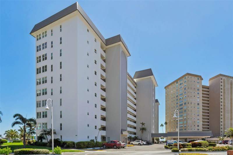 2 bedroom Condominium at 5130 Brittany Drive #1002, Bayway Isles Point Brittany Three, St Petersburg — photo 2