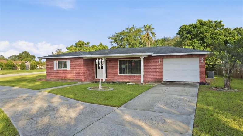 2 bedroom Single Family Residence at 1115 Eagles Nest Avenue, Deltona Lakes Unit 10 In 25 & 36 18 30, Deltona — photo 2