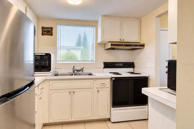 2 bedroom Condominium at 2013 Sunset Drive #E2, The Third Bayshore, Bradenton — photo 4