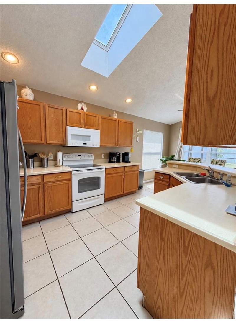 4 bedroom Single Family Residence at 2564 Bear Creek Court, Indian Creek Ph 1, Kissimmee — photo 2