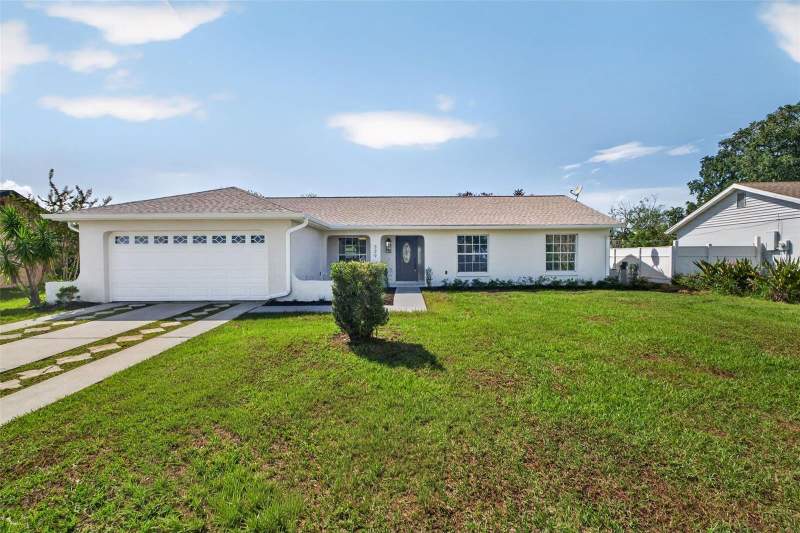4 bedroom Single Family Residence at 329 GAIT COURT, BVL UNIT 11, KISSIMMEE — photo 1