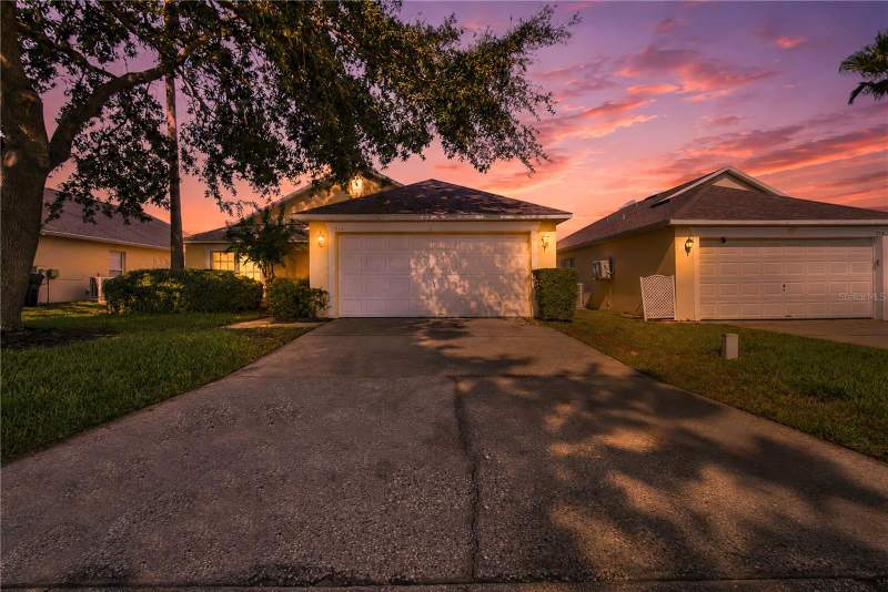 3 bedroom Single Family Residence at 324 Casterton Circle, Westridge Ph 07, Davenport — photo 2