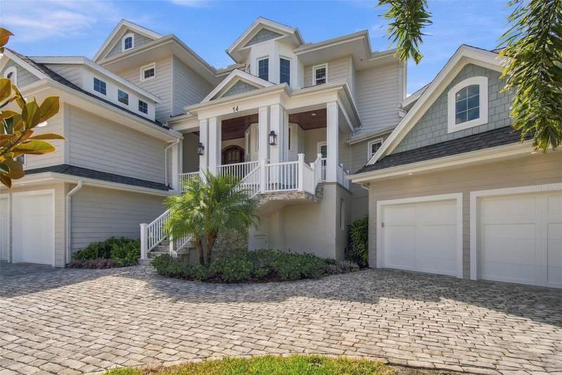 4 bedroom Single Family Residence at 14 Marina Terrace, Paradise Island 3rd Add, Treasure Island — photo 4