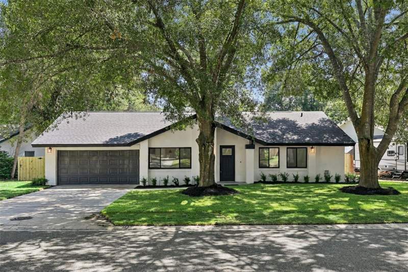 141 MILL RUN DRIVE home for sale in Greenwood Lakes