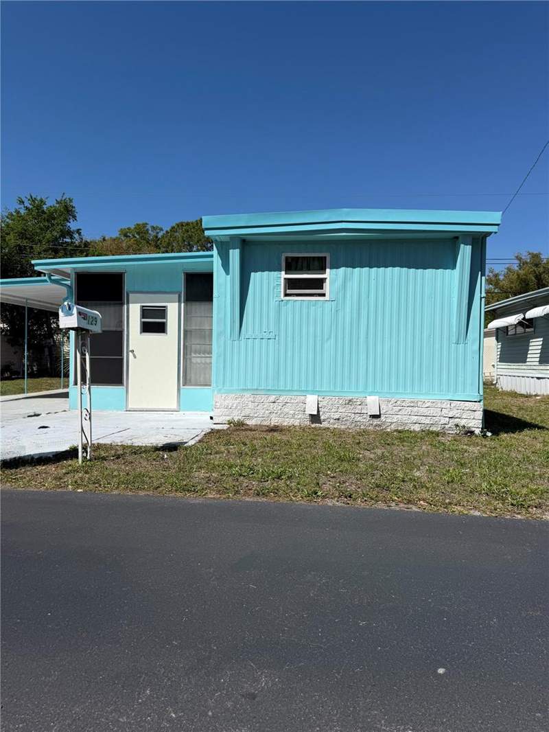 2 bedroom Mobile Home at 7803 46th Avenue #129, Melody Gardens Mobile Home Park Unrec, St Petersburg — photo 2