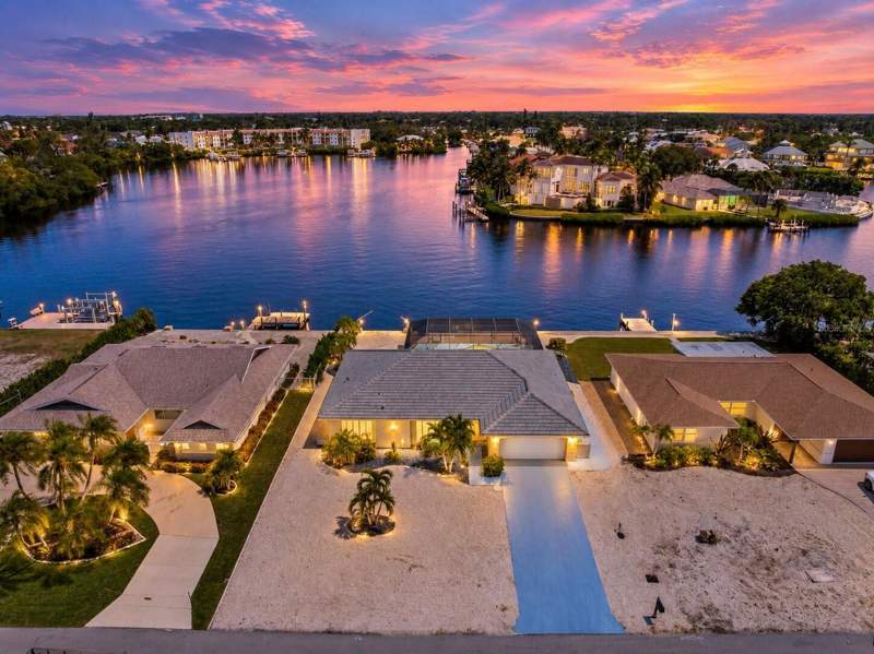 3 bedroom Single Family Residence at 290 3rd Street, Little Hickory Shores Unit 3, Bonita Springs — photo 4