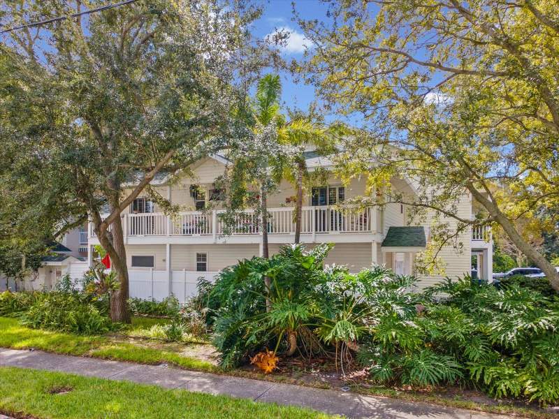 3 bedroom Townhouse at 679 Broadway, Broadway Palms Condo, Dunedin — photo 2