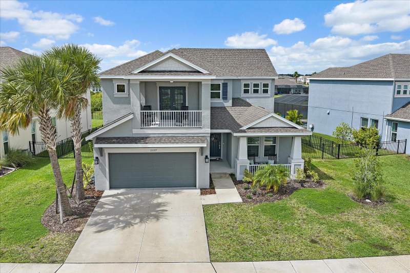 5 bedroom Single Family Residence at 11107 Fieldstone Drive, Artisan Lakes Eaves Bend Ph II Subph A,, Palmetto — photo 3