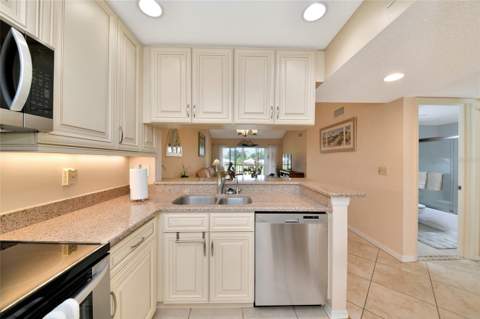 421 Cerromar Terrace #469, Venice FL - photo 13 of 44