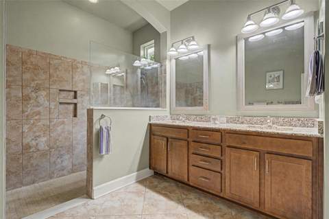 10325 Palladio Drive, New Port Richey FL - photo 17 of 84
