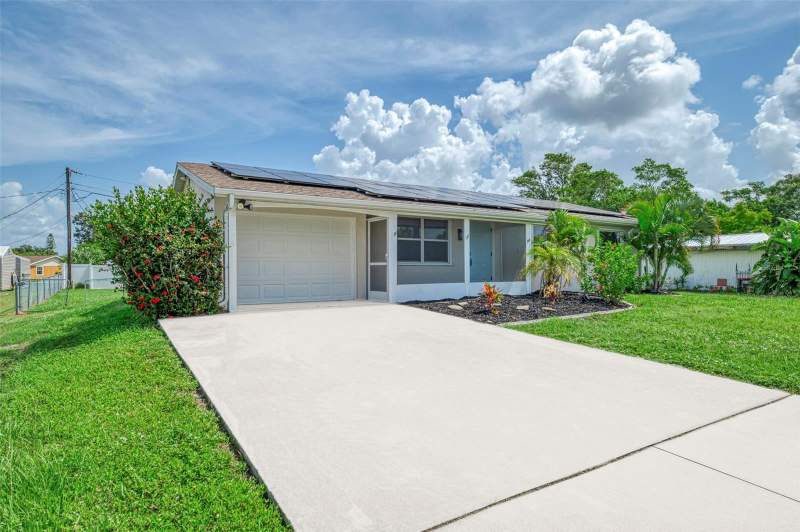 3 bedroom Single Family Residence at 166 Chatham Street, Port Charlotte Sec 002, Port Charlotte — photo 2