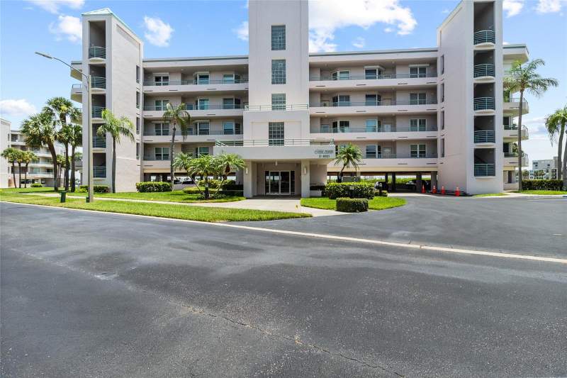 Coral Pointe