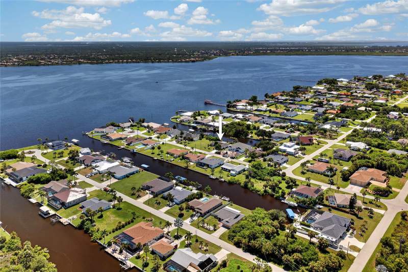 3 bedroom Single Family Residence at 2516 Dixon Terrace, Port Charlotte Sec 060, Port Charlotte — photo 3