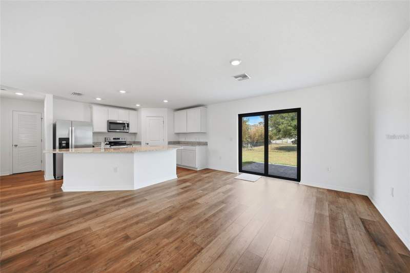 3 bedroom Single Family Residence at 6007 Gillot Boulevard, Port Charlotte Sec 052, Port Charlotte — photo 4