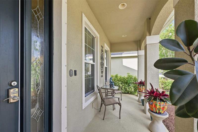 5 bedroom Single Family Residence at 11156 Spring Point Circle, Lucaya Lake Club Ph 2A, Riverview — photo 3