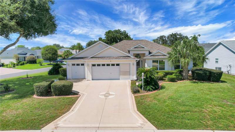 3 bedroom Single Family Residence at 8305 SE 168th Mardell Lane, The Villages, The Villages — photo 2