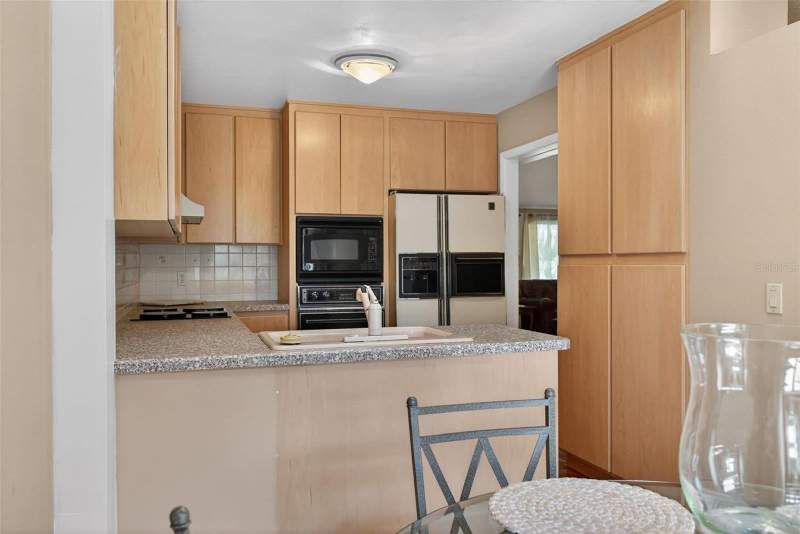 3 bedroom Townhouse at 603 Waterwood Drive, Waterwood Twnhs Sub, Yalaha — photo 5