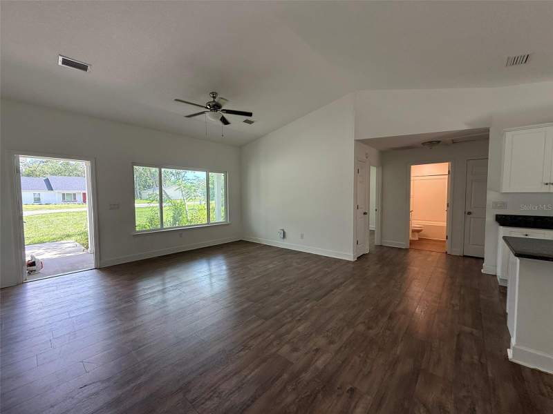3 bedroom Single Family Residence at 13128 NE 7th Loop, Lake Waldena / Trails East, Silver Springs — photo 5