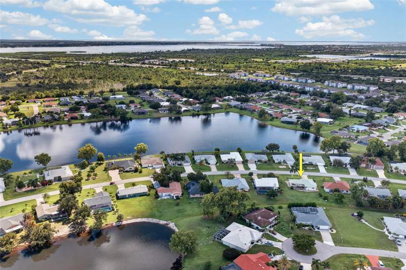 2 bedroom Single Family Residence at 2400 Nuremberg Boulevard, Punta Gorda Isles Sec 23, Punta Gorda — photo 2