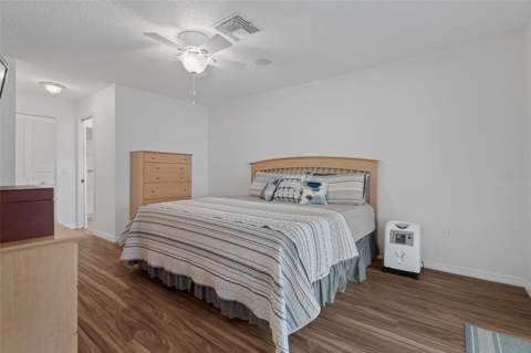 7196 Crown Oaks Drive, Spring Hill FL - photo 23 of 83