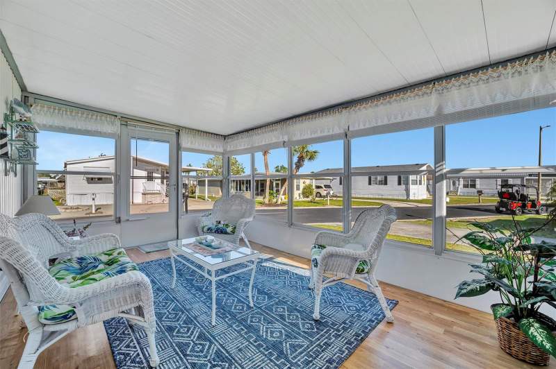 2 bedroom Mobile Home at 128 E Saint Johns Way, Caribbean Isles Residential Co, Apollo Beach — photo 4