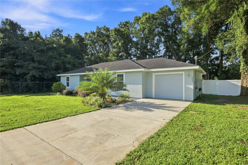 3 bedroom Single Family Residence at 1864 NE 126th Lane, Sheri Oaks, Anthony — photo 3