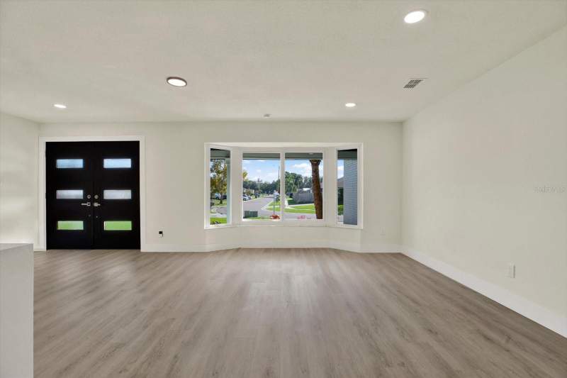 3 bedroom Single Family Residence at 720 Sailfish Drive, Brandon Tradewinds Add, Brandon — photo 2