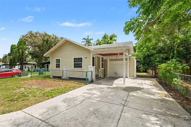 2 bedroom Single Family Residence at 911 E 123rd Avenue, Flowers & Stuart Oak Grove Sub, Tampa — photo 3