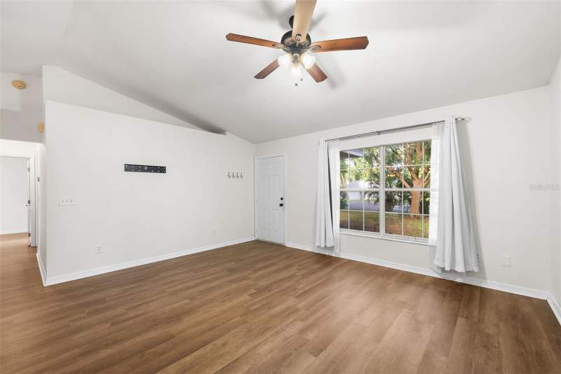 3 bedroom Single Family Residence at 19947 NW 245th Terrace, Spanish Gates, High Springs — photo 5