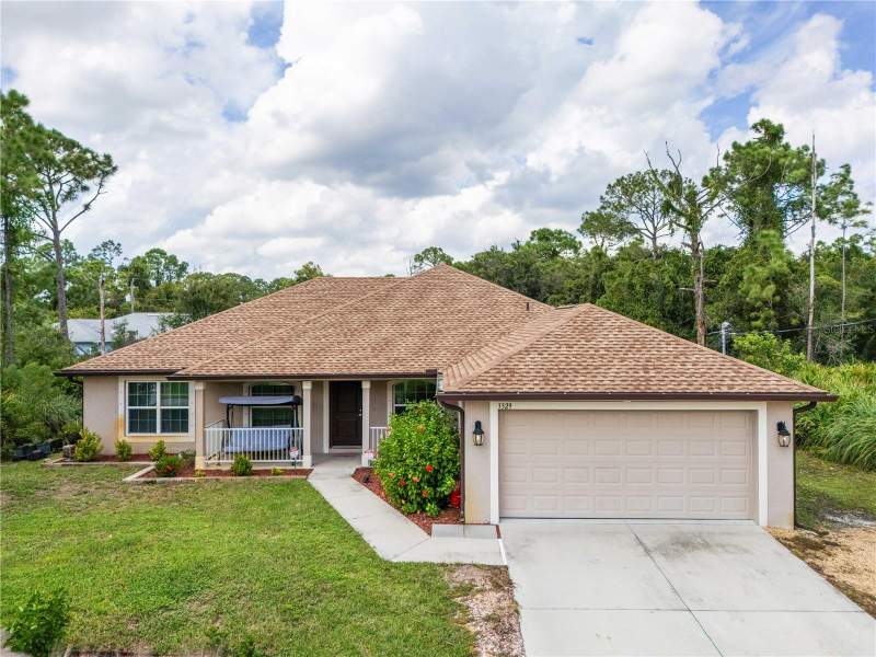 3 bedroom Single Family Residence at 3329 Eagle Pass Street, Port Charlotte Sub 20, North Port — photo 2