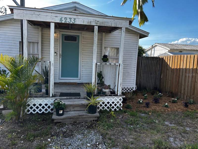 3 bedroom Single Family Residence at 4233 OLD US HIGHWAY 41, SUN CITY ROSS ADD TO, RUSKIN — photo 1