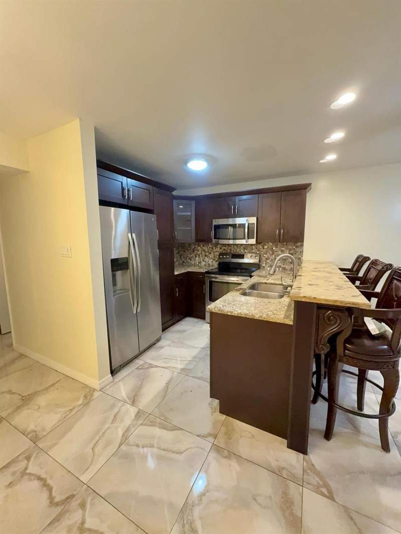 1 bedroom Condominium at 9109 W Hillsborough Avenue #J109, Tudor Cay Condo, Tampa — photo 4