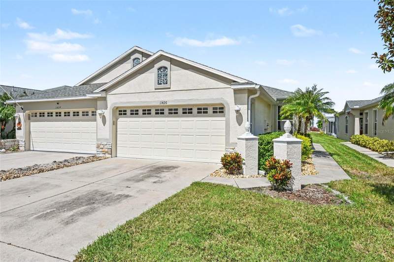 2 bedroom Townhouse at 11426 Cambray Creek Loop, Panther Trace Ph 2A-2 Unit, Riverview — photo 3