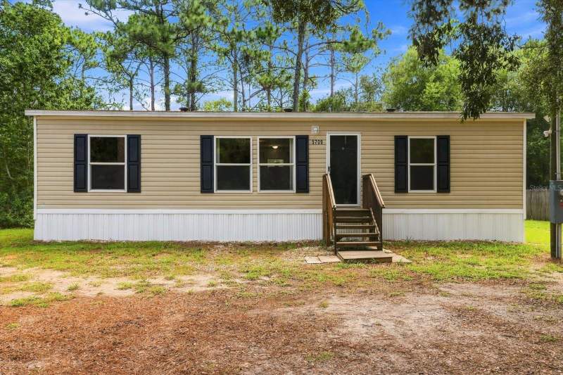 3 bedroom Manufactured Home at 5709 S Leopard Point, Green Acres, Homosassa — photo 3