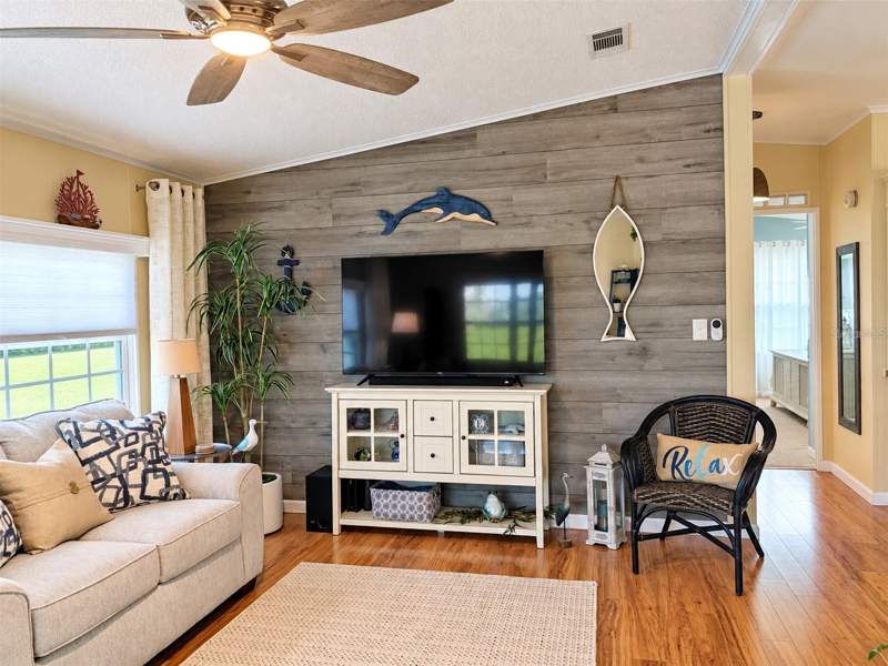 2 bedroom Manufactured Home at 8304 Princess Court, Imperial Lakes Estates, Palmetto — photo 3
