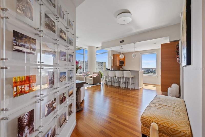 2 bedroom Condominium at 400 4th Avenue #1004, Sage The Condo, St Petersburg — photo 4