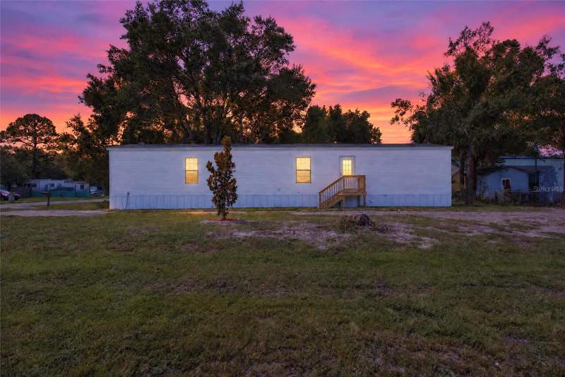 3 bedroom Mobile Home at 1126 Avenue I, Daytona Pines Sec A, Ormond Beach — photo 2