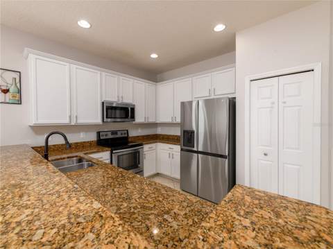 12833 Geneva Glade Drive, Riverview FL - photo 12 of 57