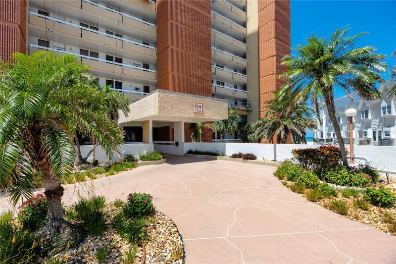 3 bedroom Condominium at 17940 Gulf Boulevard #16A, Redington Towers 3 Condo, Redington Shores — photo 2