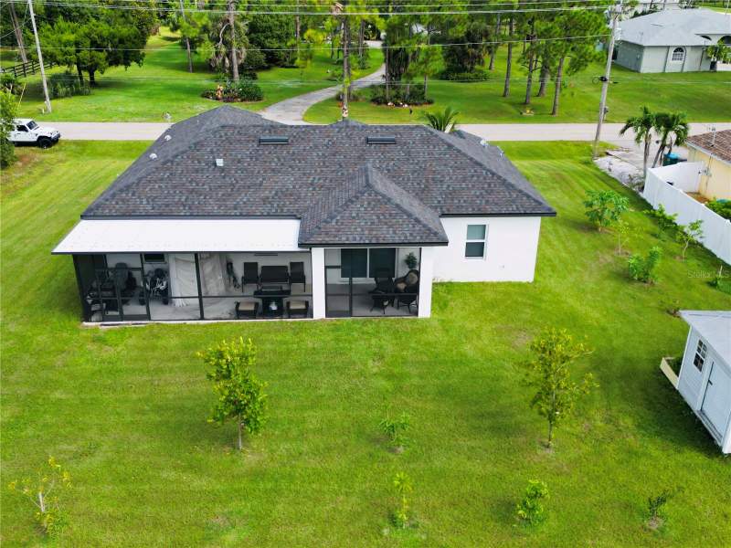 3 bedroom Single Family Residence at 528 Jacaranda Parkway, Cape Coral, Cape Coral — photo 4