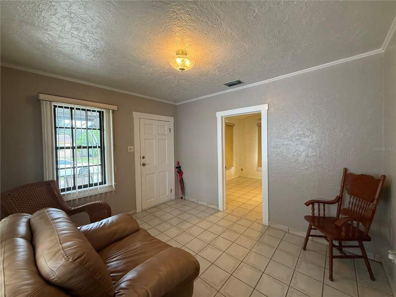 3 bedroom Single Family Residence at 2933 W Walnut Street, Mac Farlanes Rev Map Of Add, Tampa — photo 3
