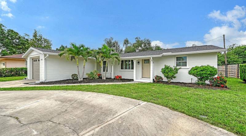 2 bedroom Single Family Residence at 2610 Regatta Drive, Gulf Gate, Sarasota — photo 2