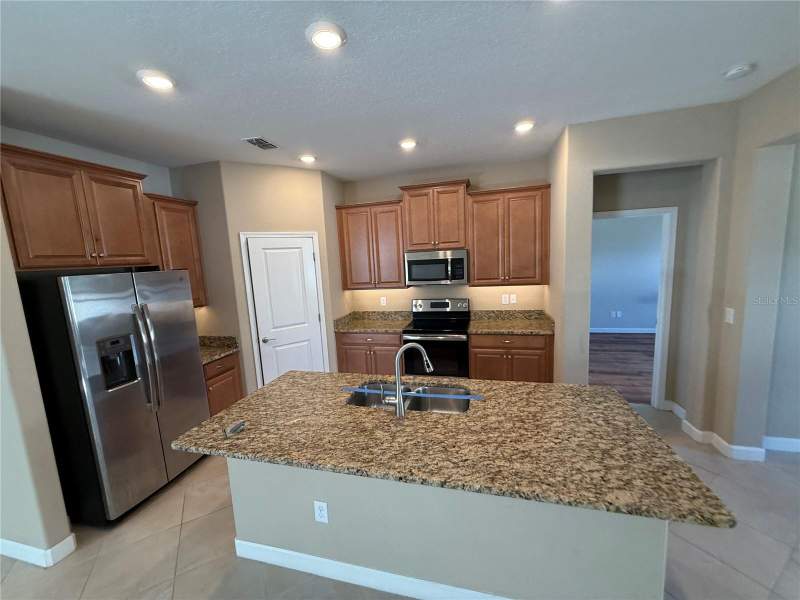 2 bedroom Single Family Residence at 16852 Scuba Crest Street, Forest Brooke Active Adult Ph, Wimauma — photo 5