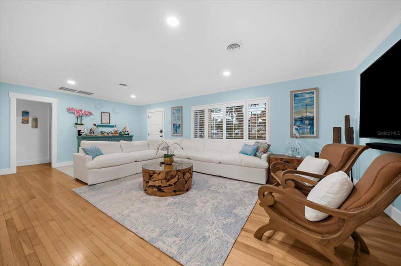 3 bedroom Single Family Residence at 751 Mandalay Avenue, Mandalay Sub, Clearwater Beach — photo 4