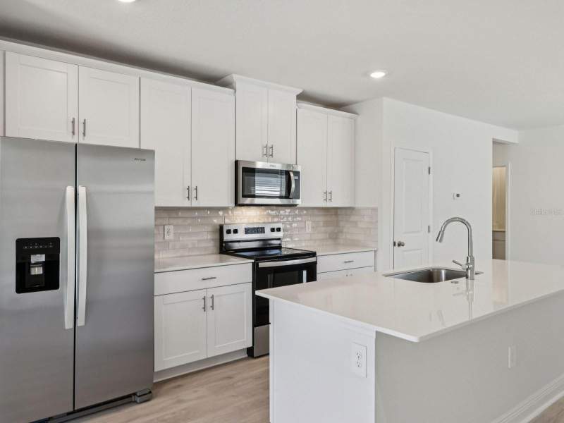 3 bedroom Single Family Residence at 887 Sunshower Drive, The Reserve At Hammock Oaks, Lady Lake — photo 4